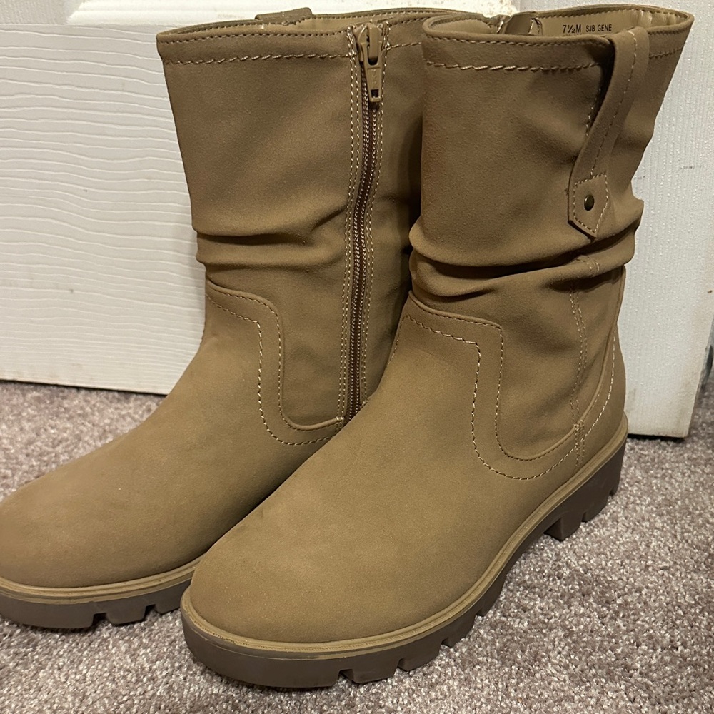 Cozy Tan Winter Boots for Women